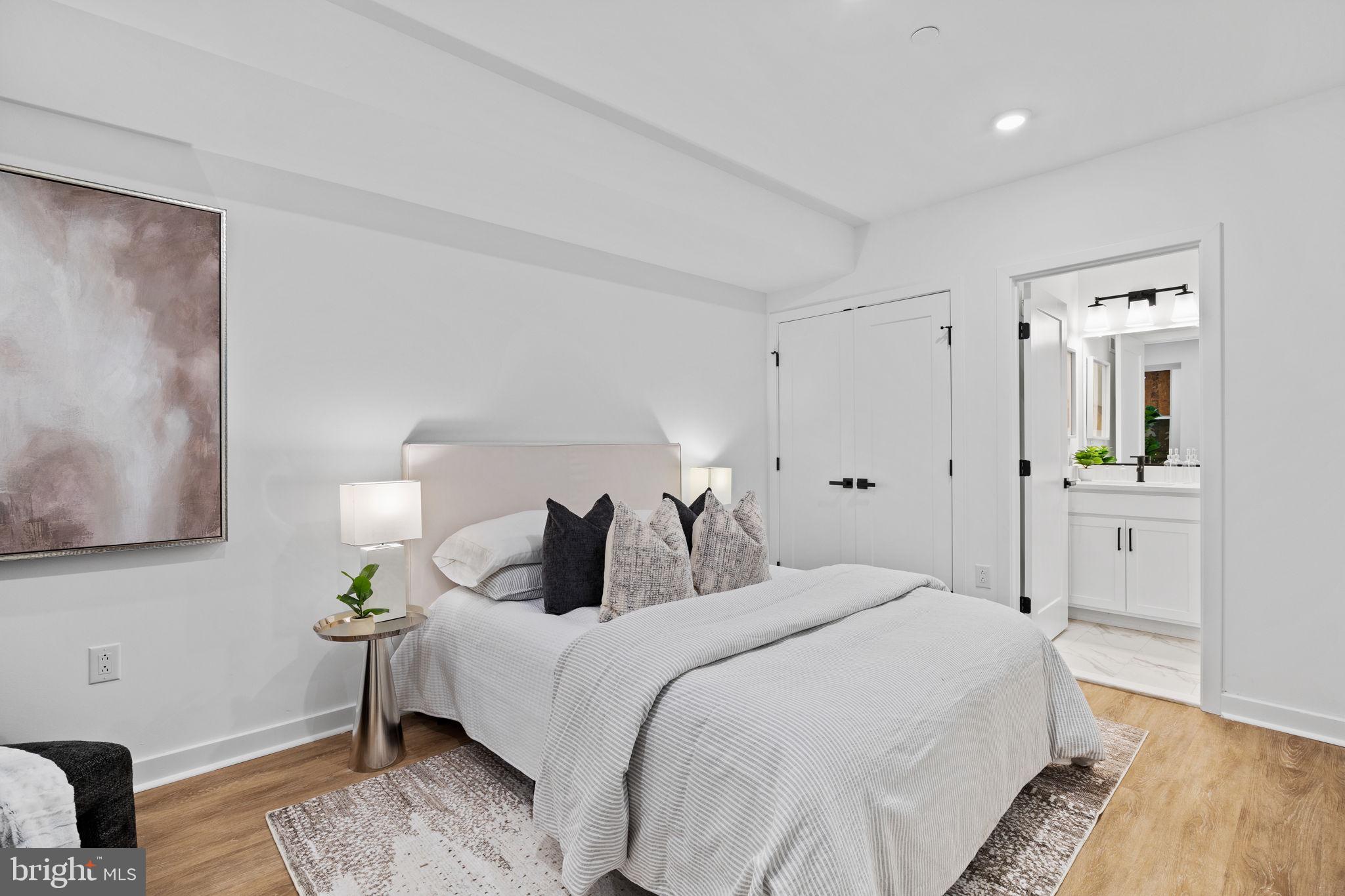 PORT RICHMOND - Residential