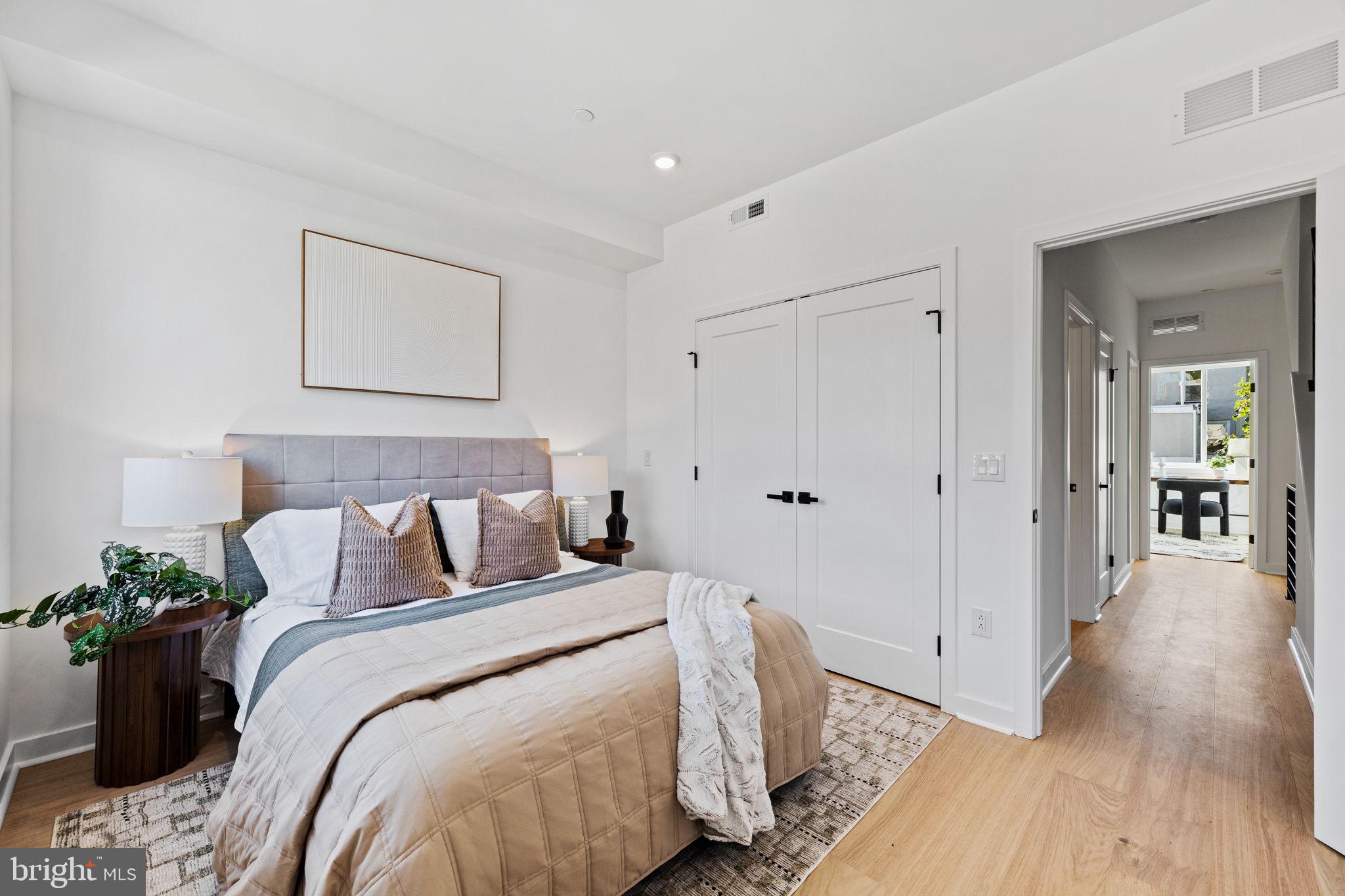 PORT RICHMOND - Residential