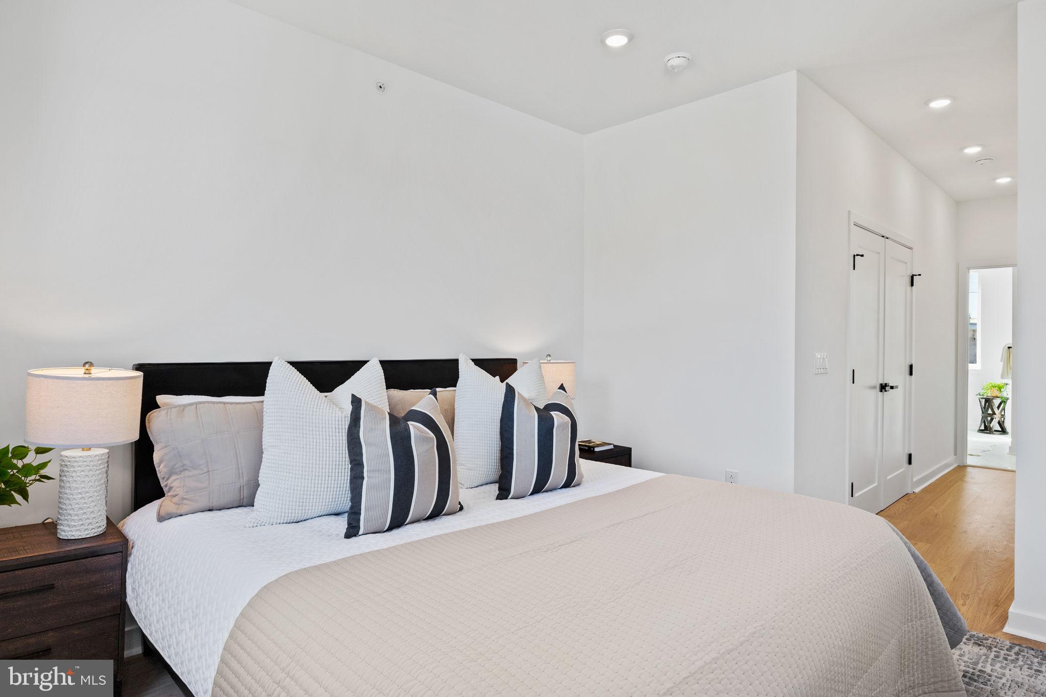 PORT RICHMOND - Residential