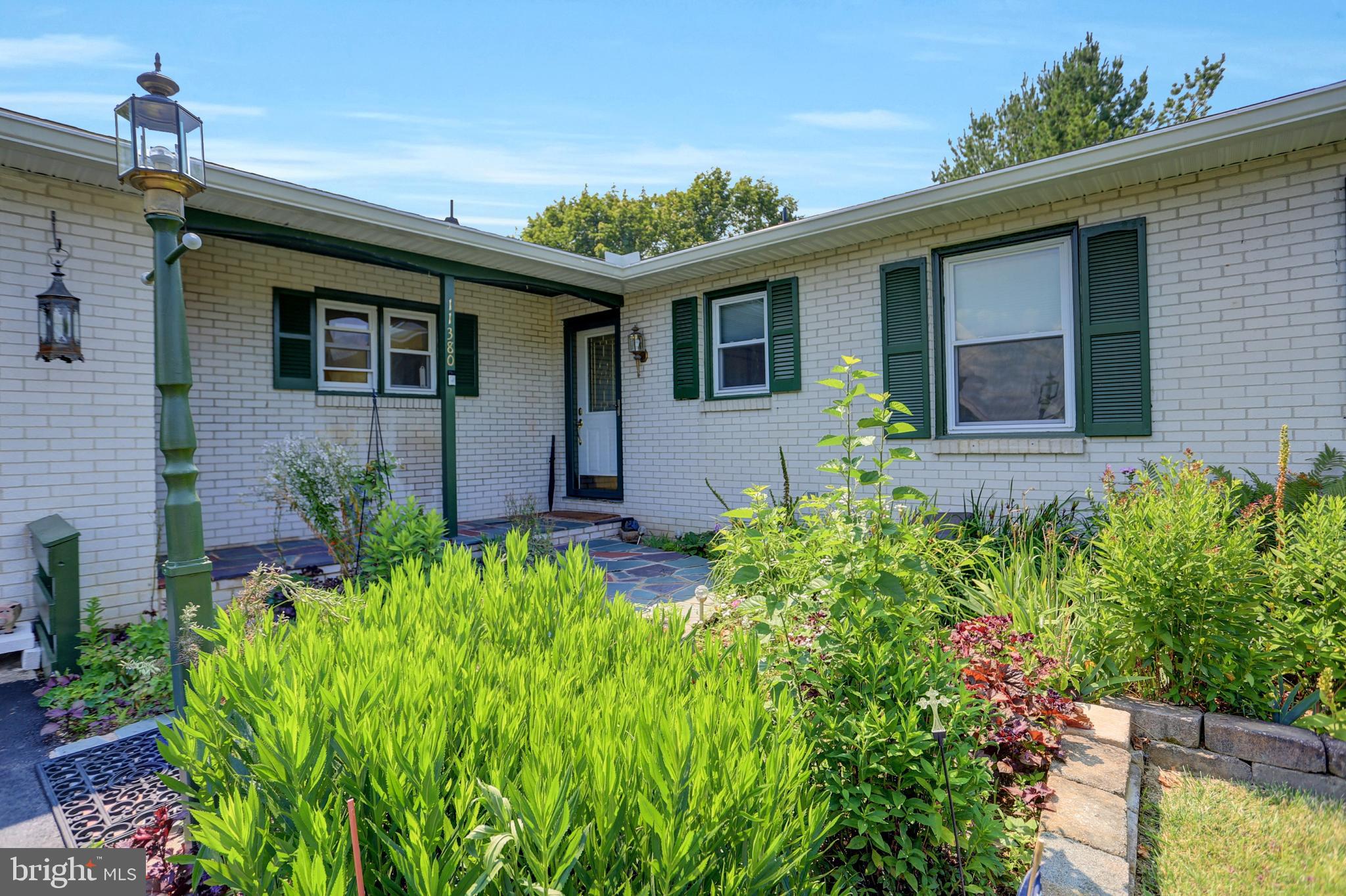 COUNTRY CLUB - Residential