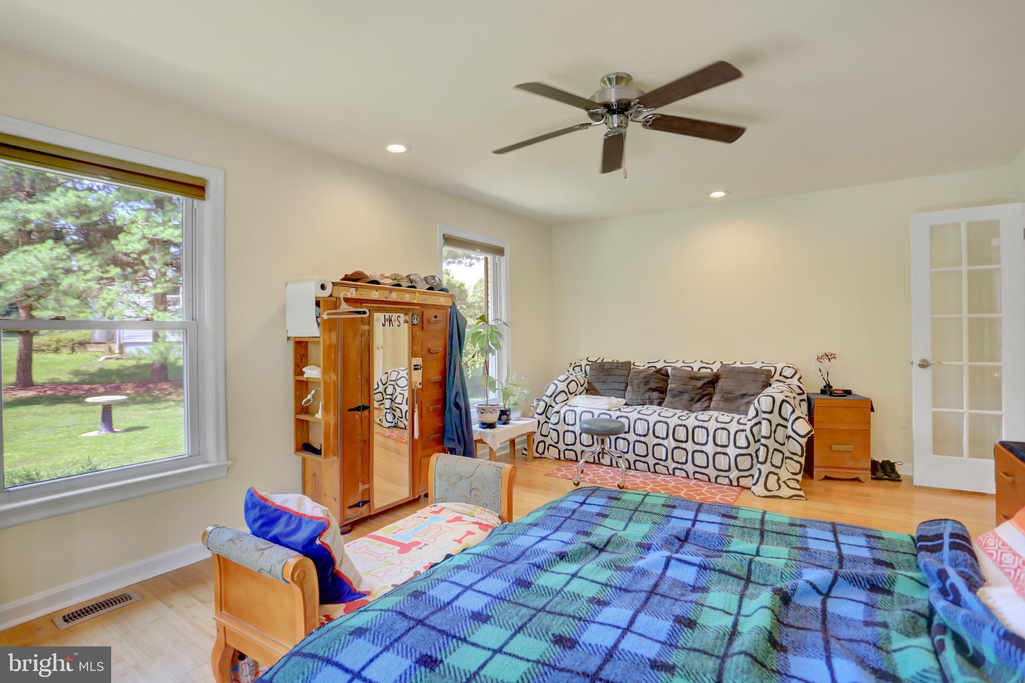 COUNTRY CLUB - Residential