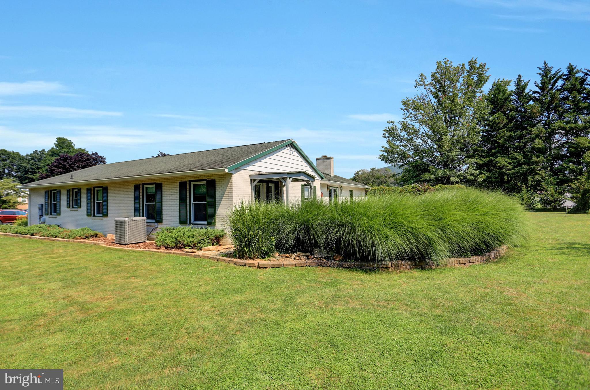 COUNTRY CLUB - Residential