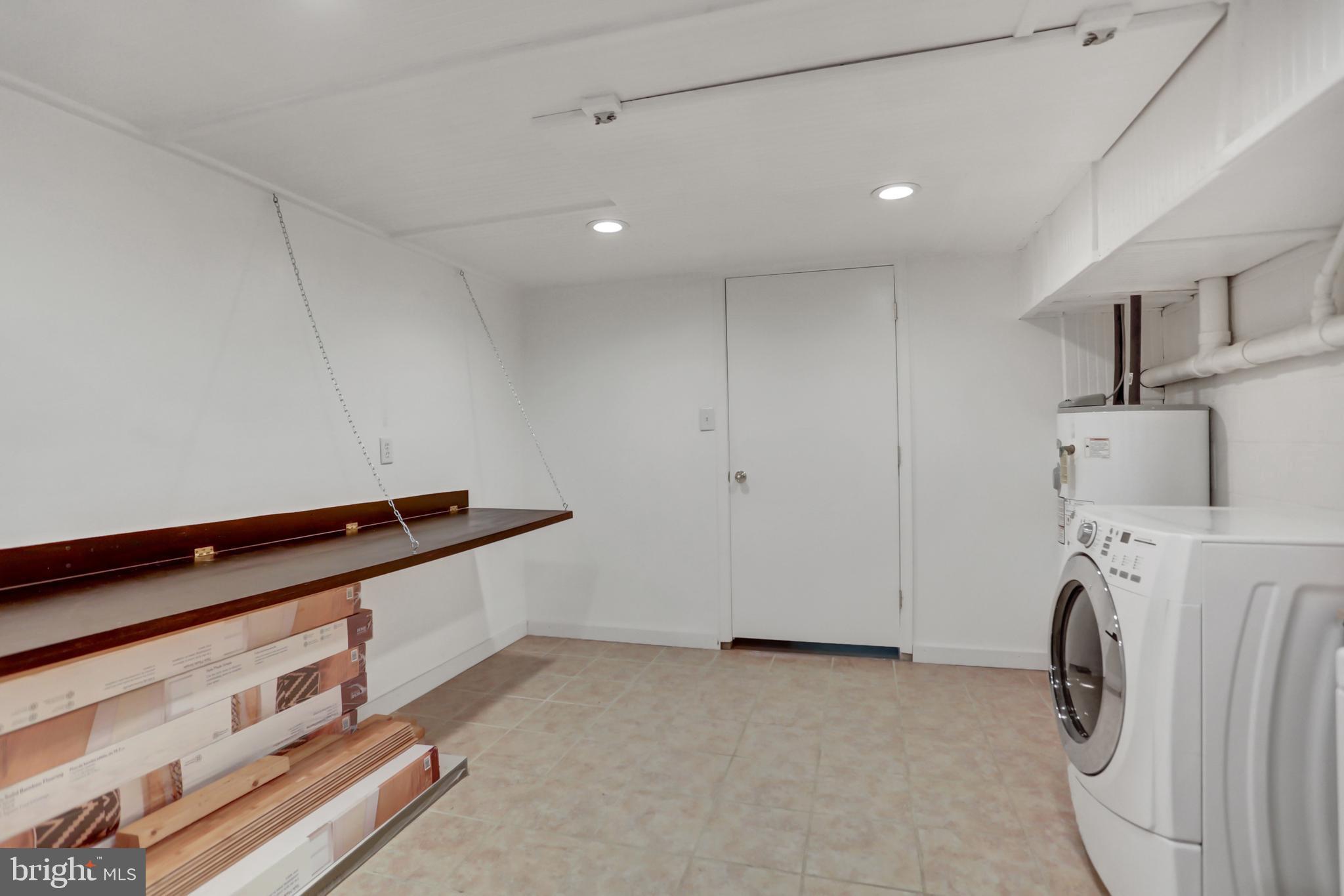 COUNTRY CLUB - Residential