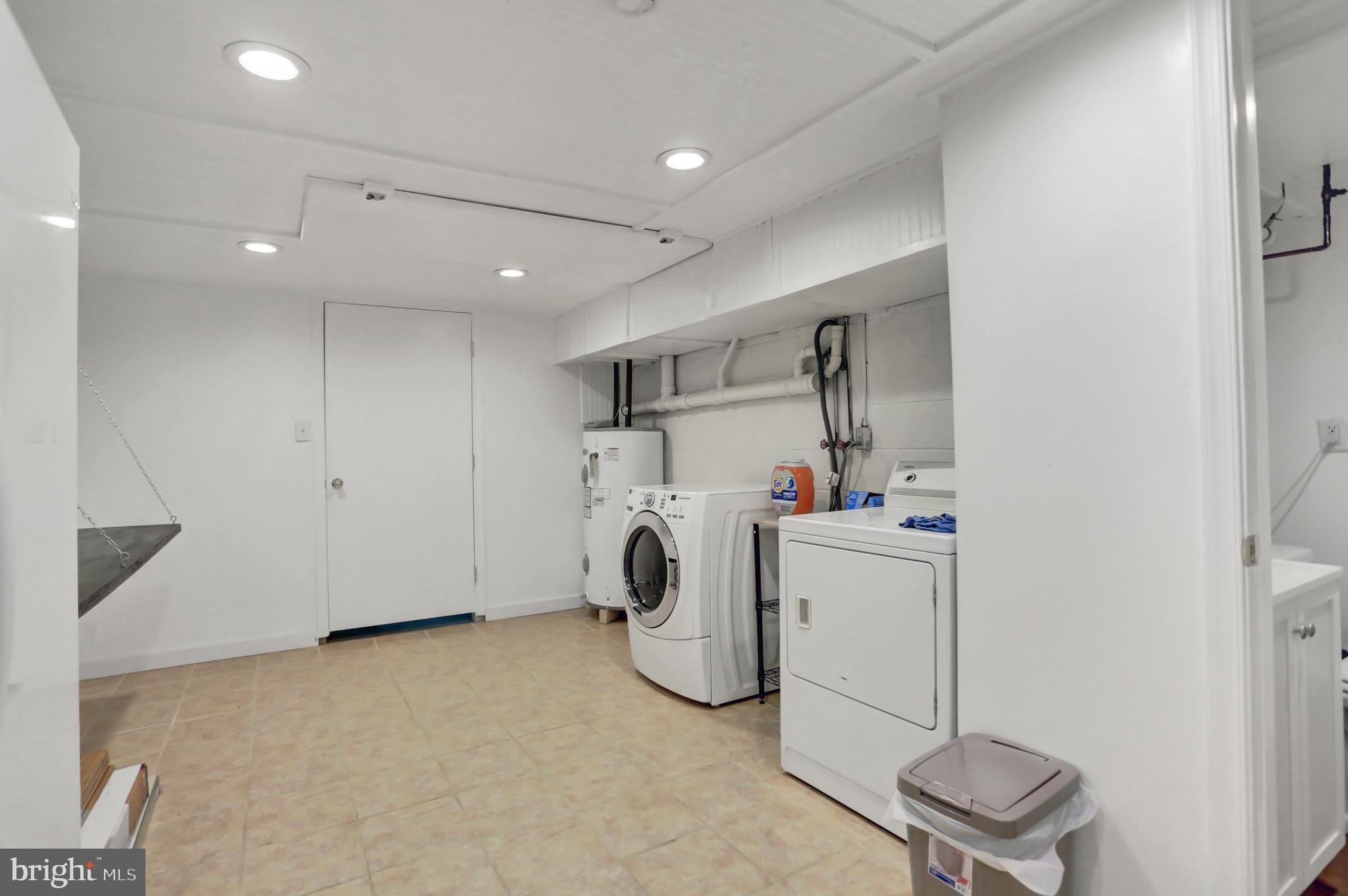 COUNTRY CLUB - Residential