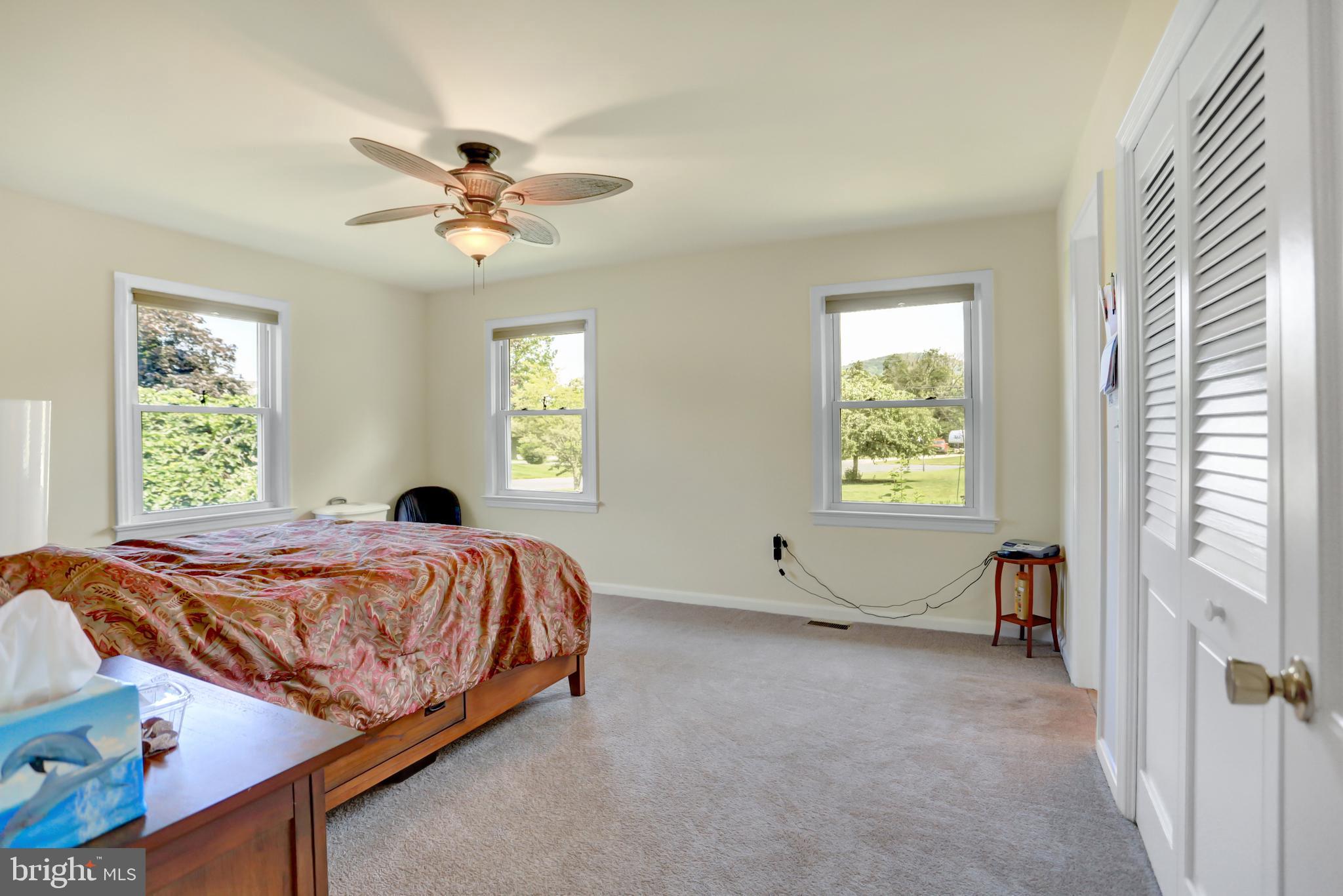 COUNTRY CLUB - Residential