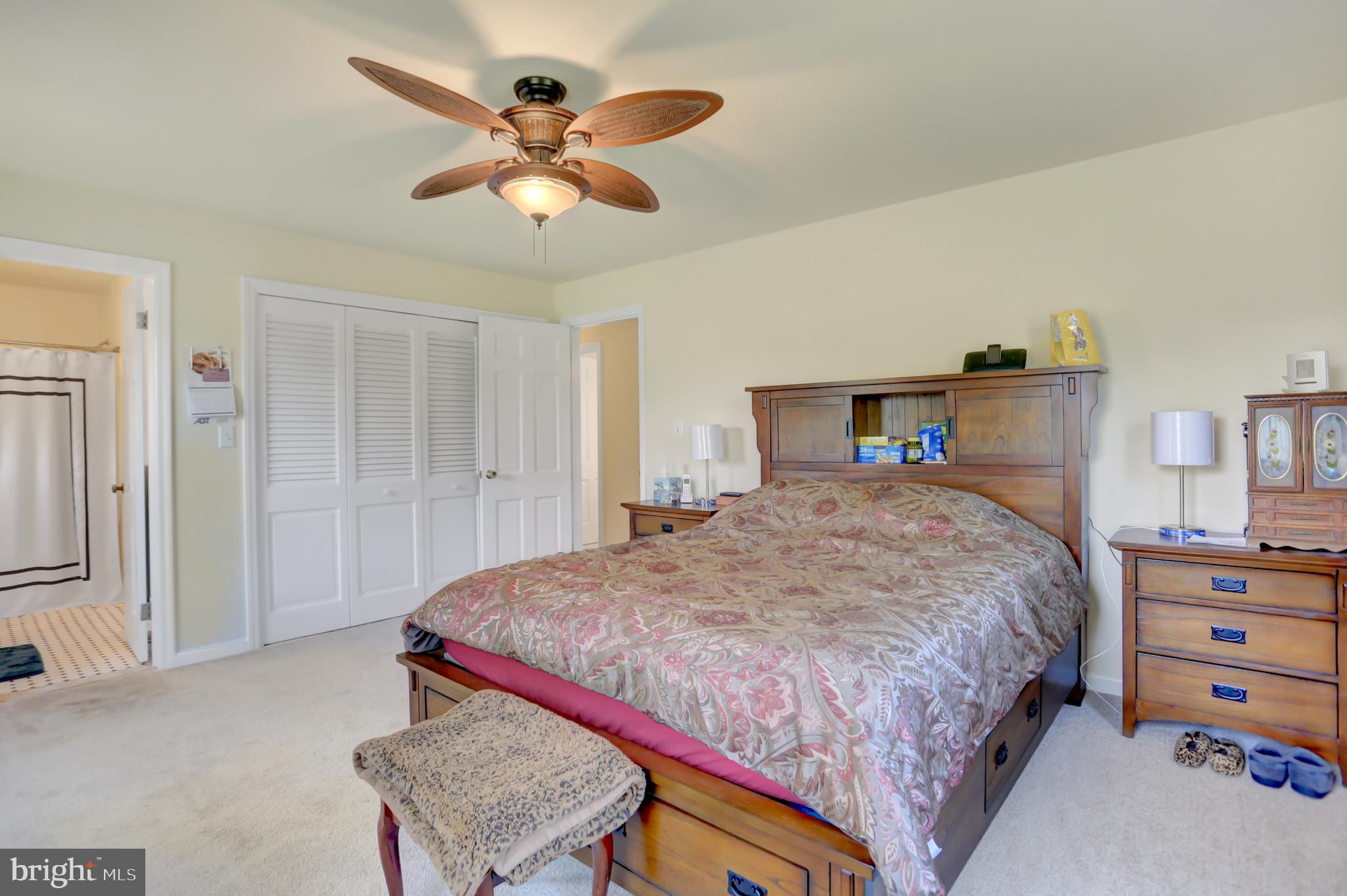 COUNTRY CLUB - Residential