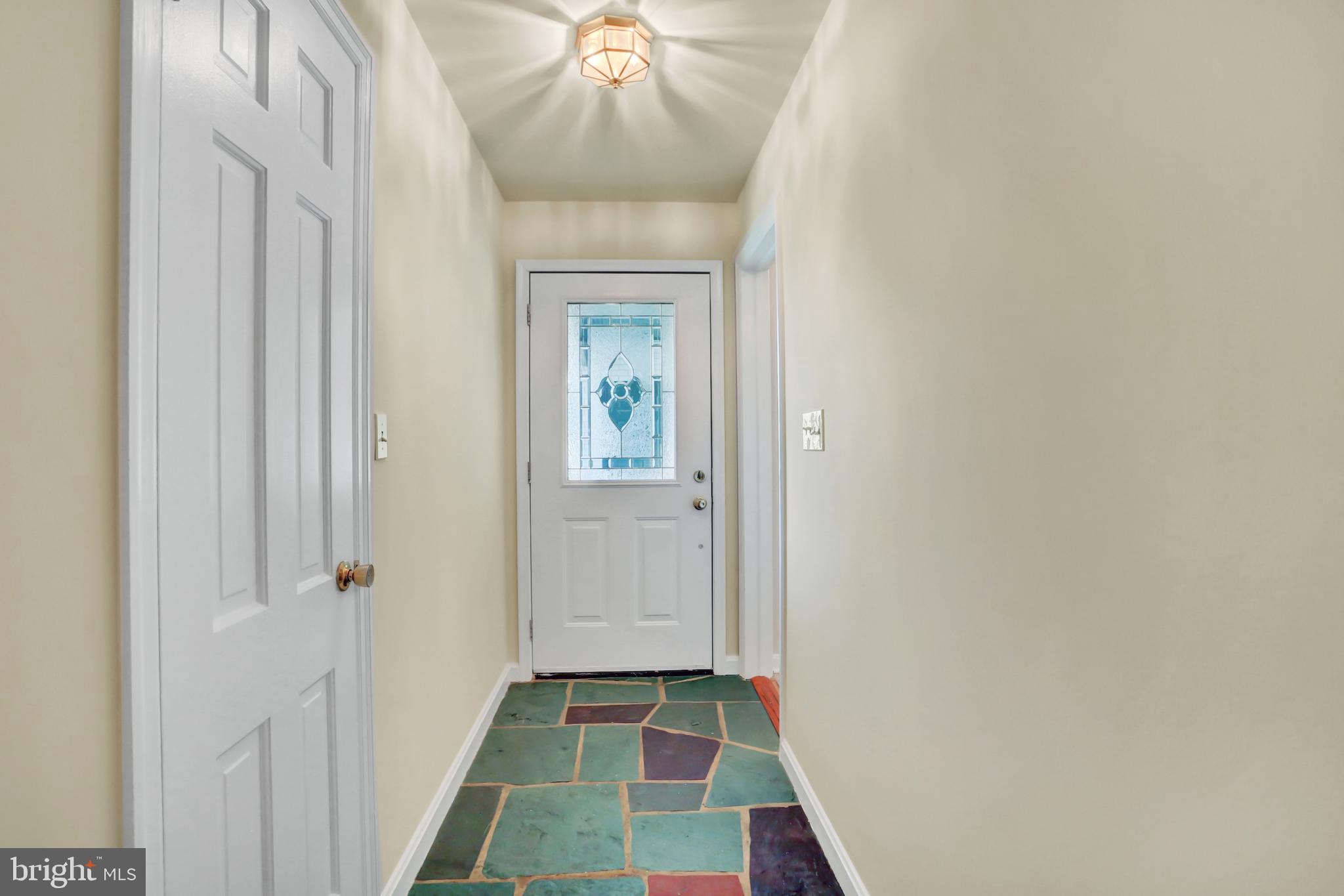 COUNTRY CLUB - Residential