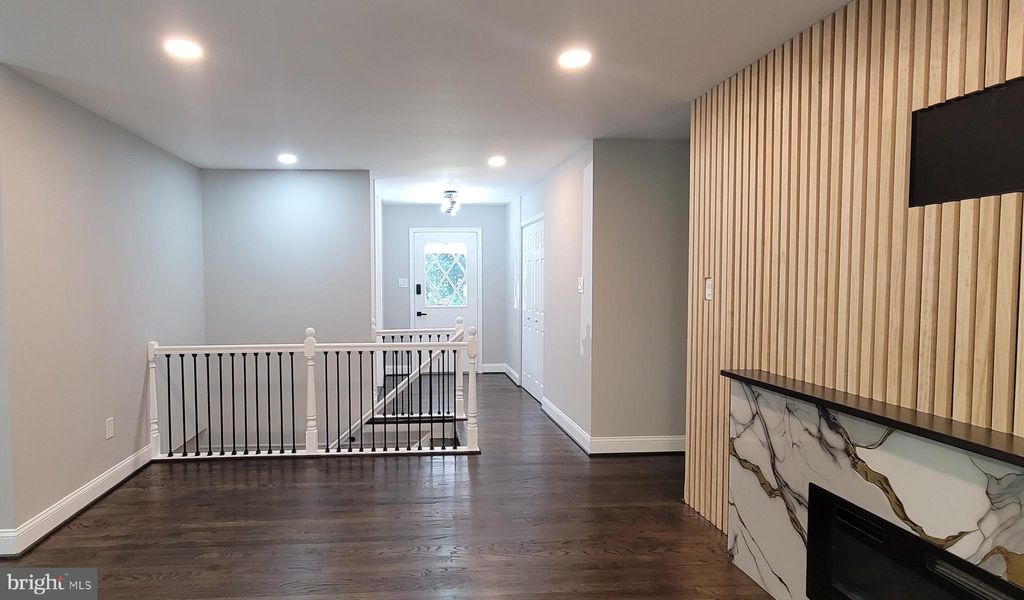 Photo of 2306 Marline Court, WOODBRIDGE, VA 22192 (MLS # VAPW2105746)