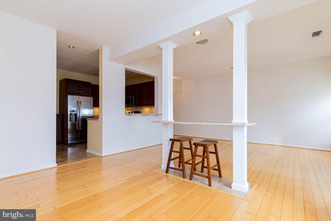 EDGEWATER AT TOWN CENTER - Residential Lease