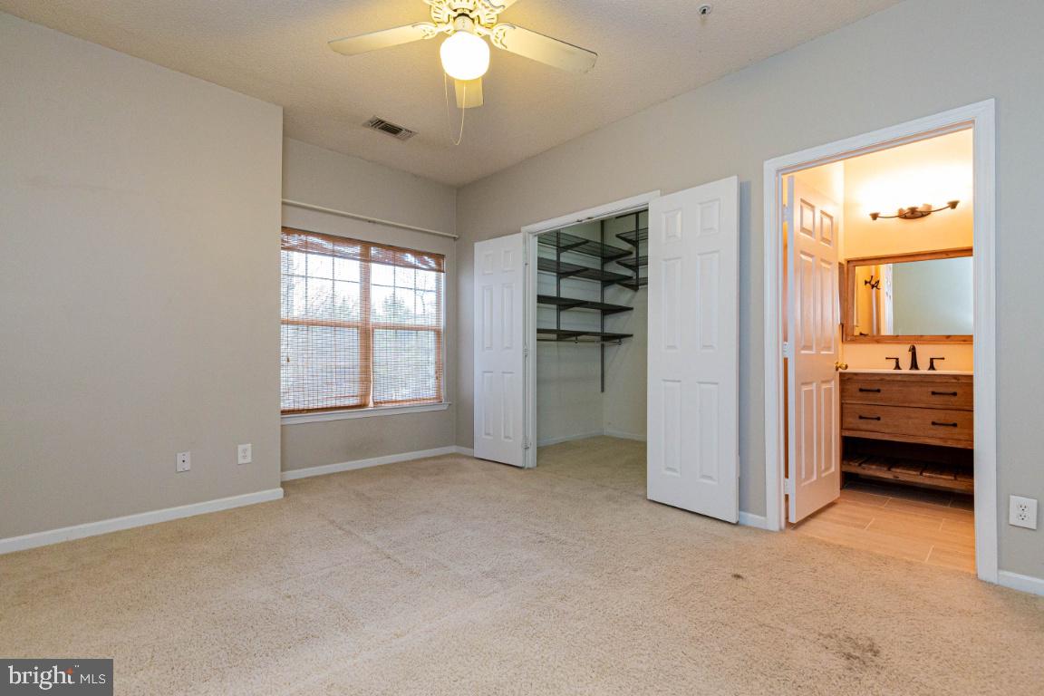 EDGEWATER AT TOWN CENTER - Residential Lease