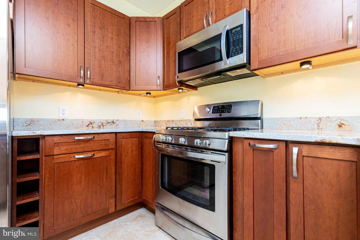 EDGEWATER AT TOWN CENTER - Residential Lease