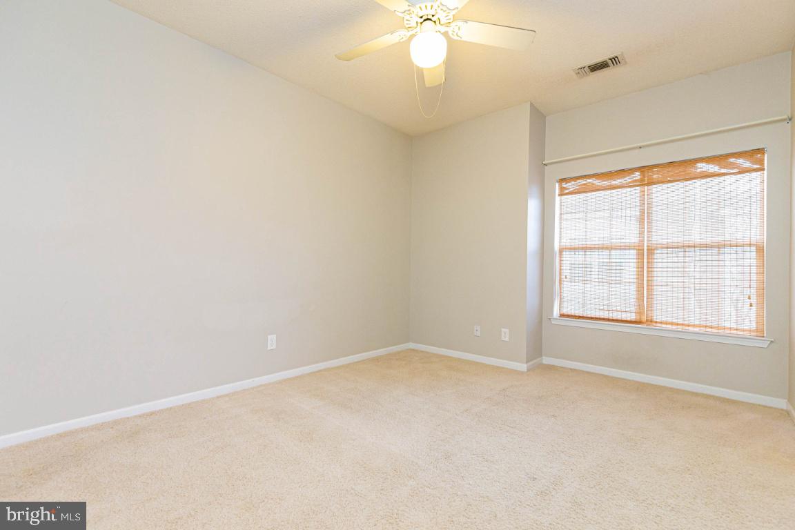 EDGEWATER AT TOWN CENTER - Residential Lease