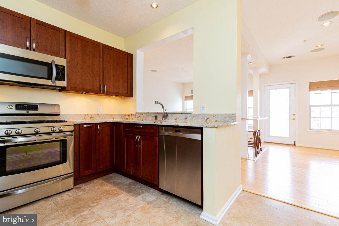 EDGEWATER AT TOWN CENTER - Residential Lease