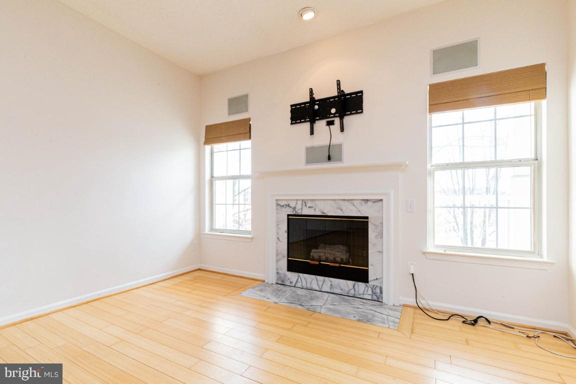 EDGEWATER AT TOWN CENTER - Residential Lease