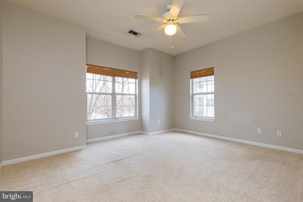 EDGEWATER AT TOWN CENTER - Residential Lease