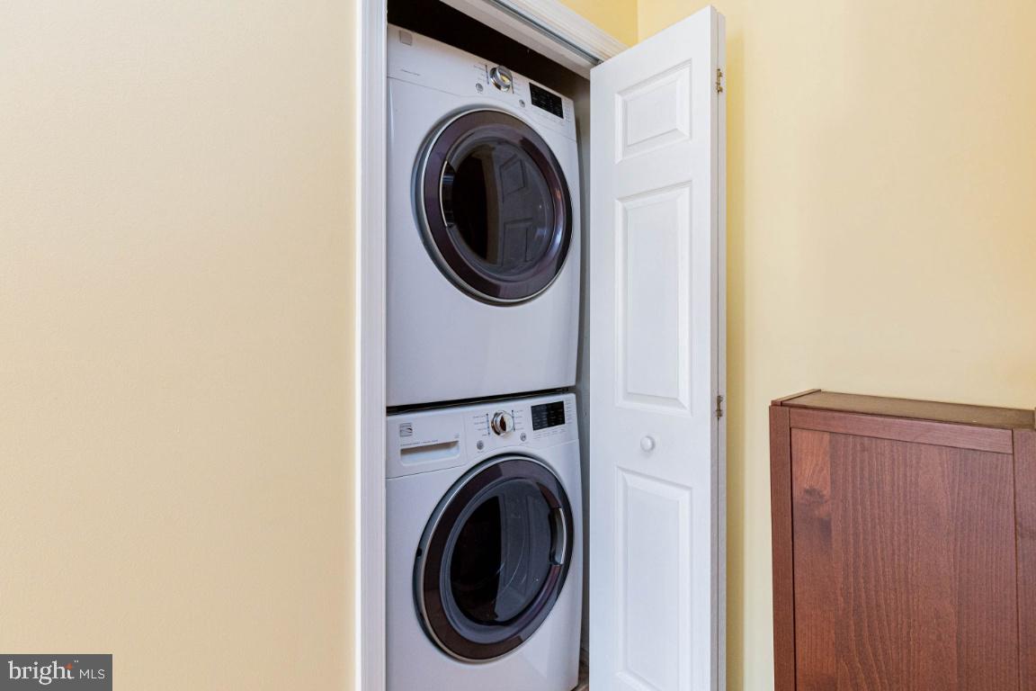 EDGEWATER AT TOWN CENTER - Residential Lease