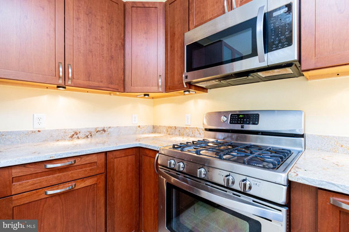 EDGEWATER AT TOWN CENTER - Residential Lease