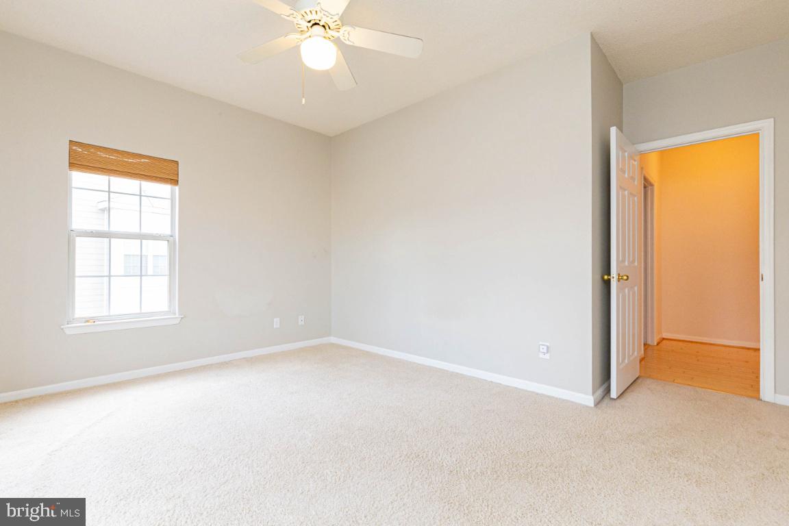 EDGEWATER AT TOWN CENTER - Residential Lease