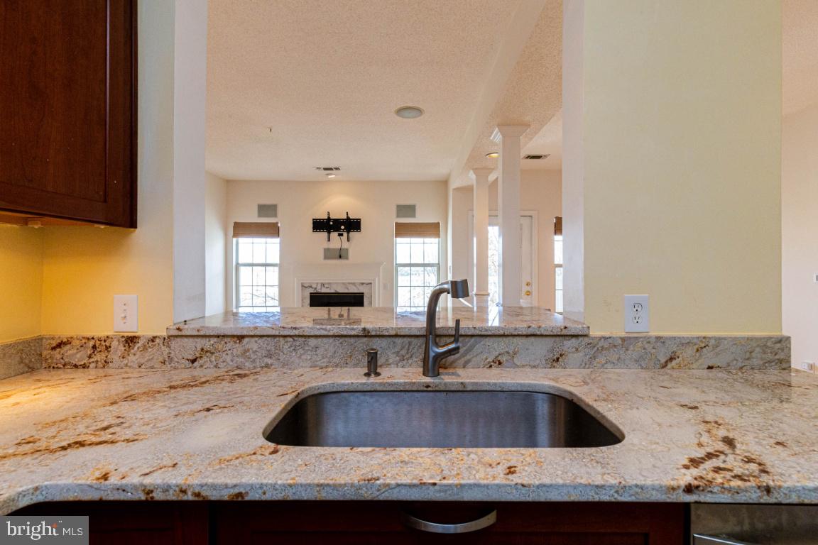 EDGEWATER AT TOWN CENTER - Residential Lease