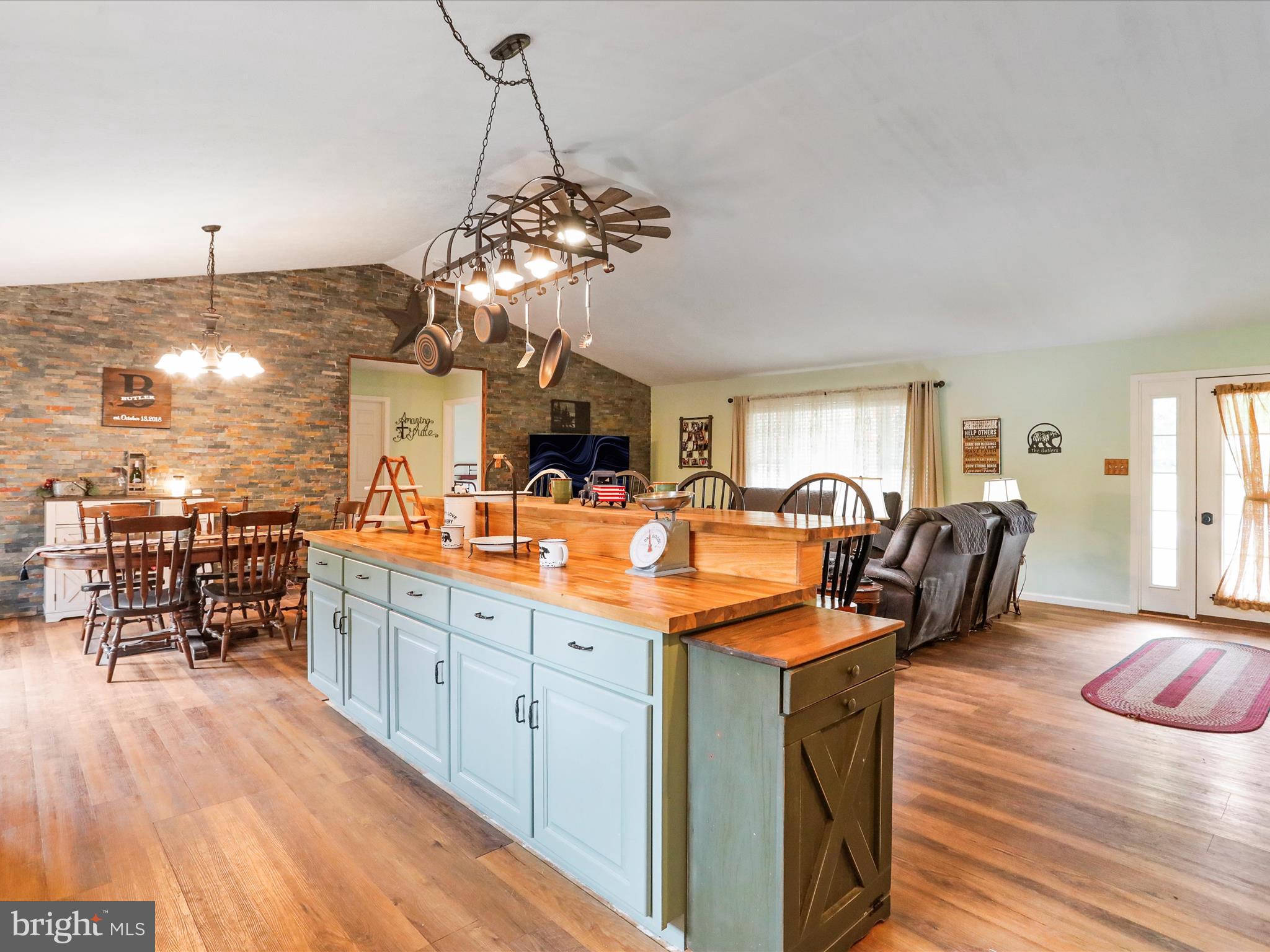 HICKORY CORNER - Residential