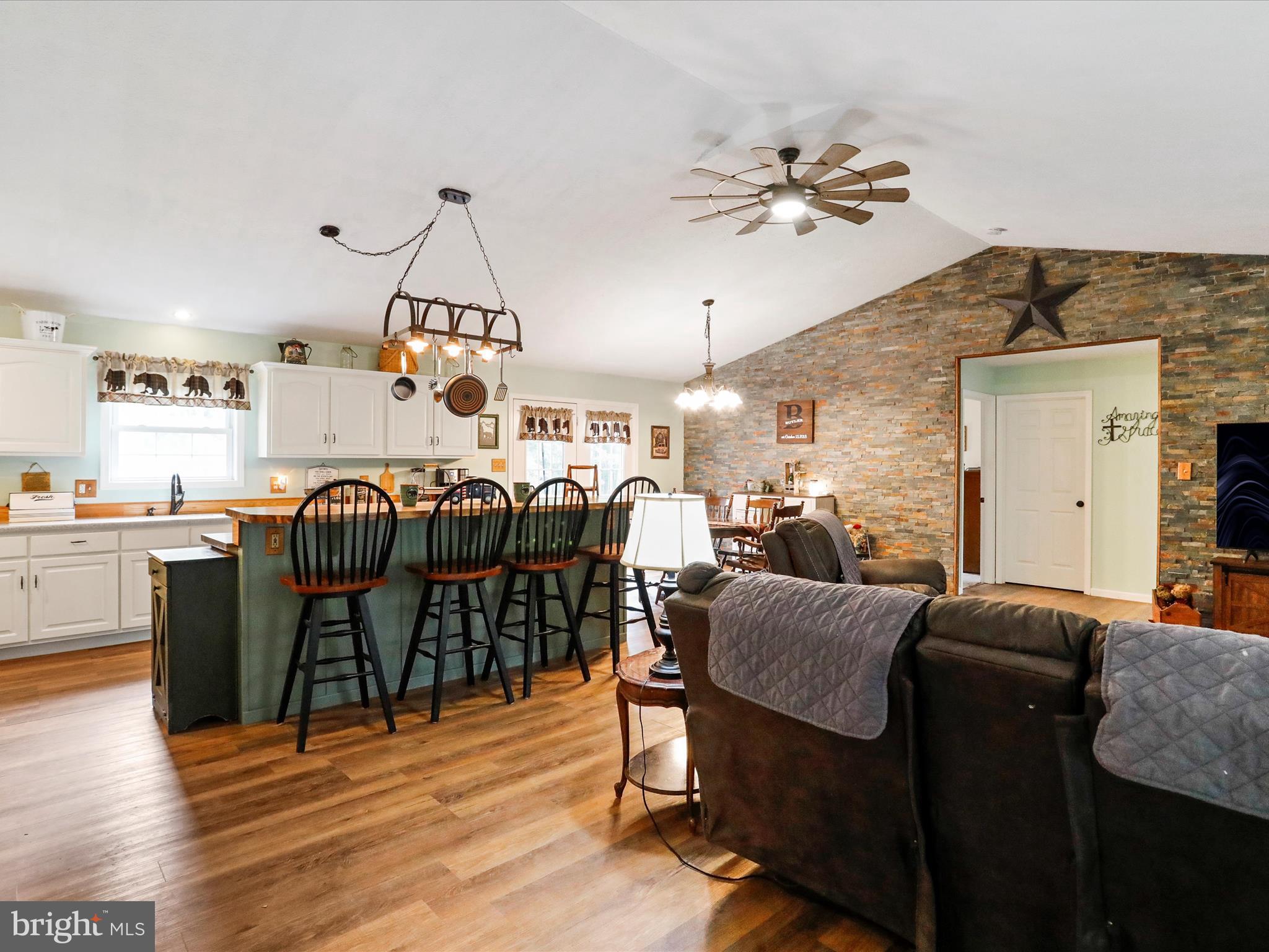 HICKORY CORNER - Residential