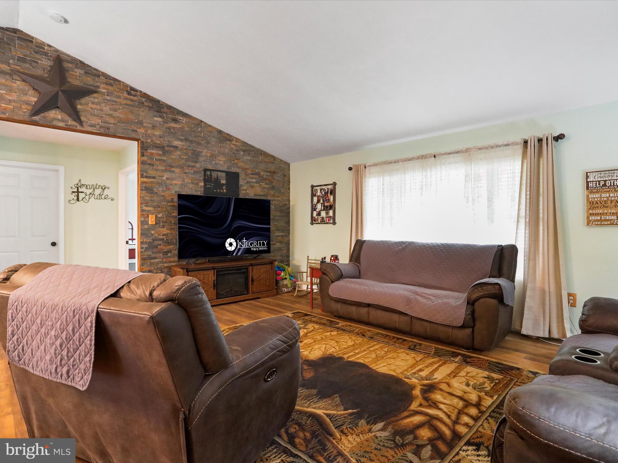 HICKORY CORNER - Residential