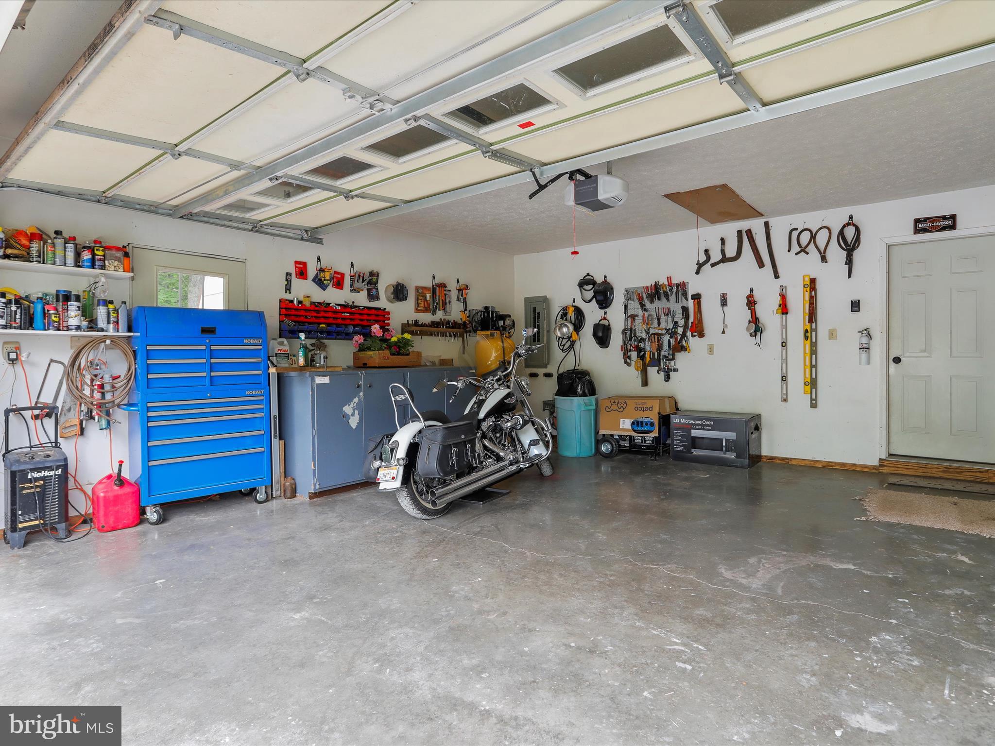 HICKORY CORNER - Residential