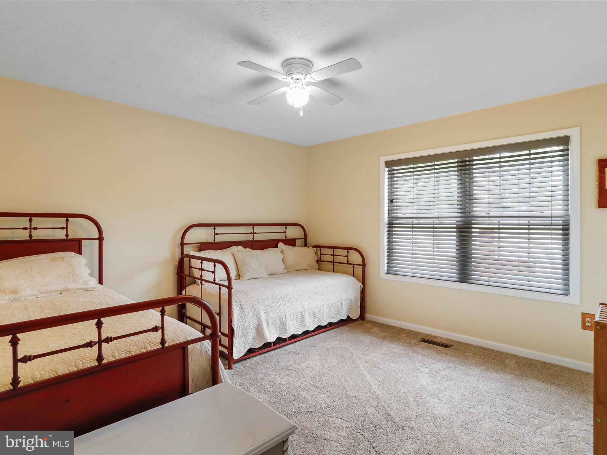 HICKORY CORNER - Residential