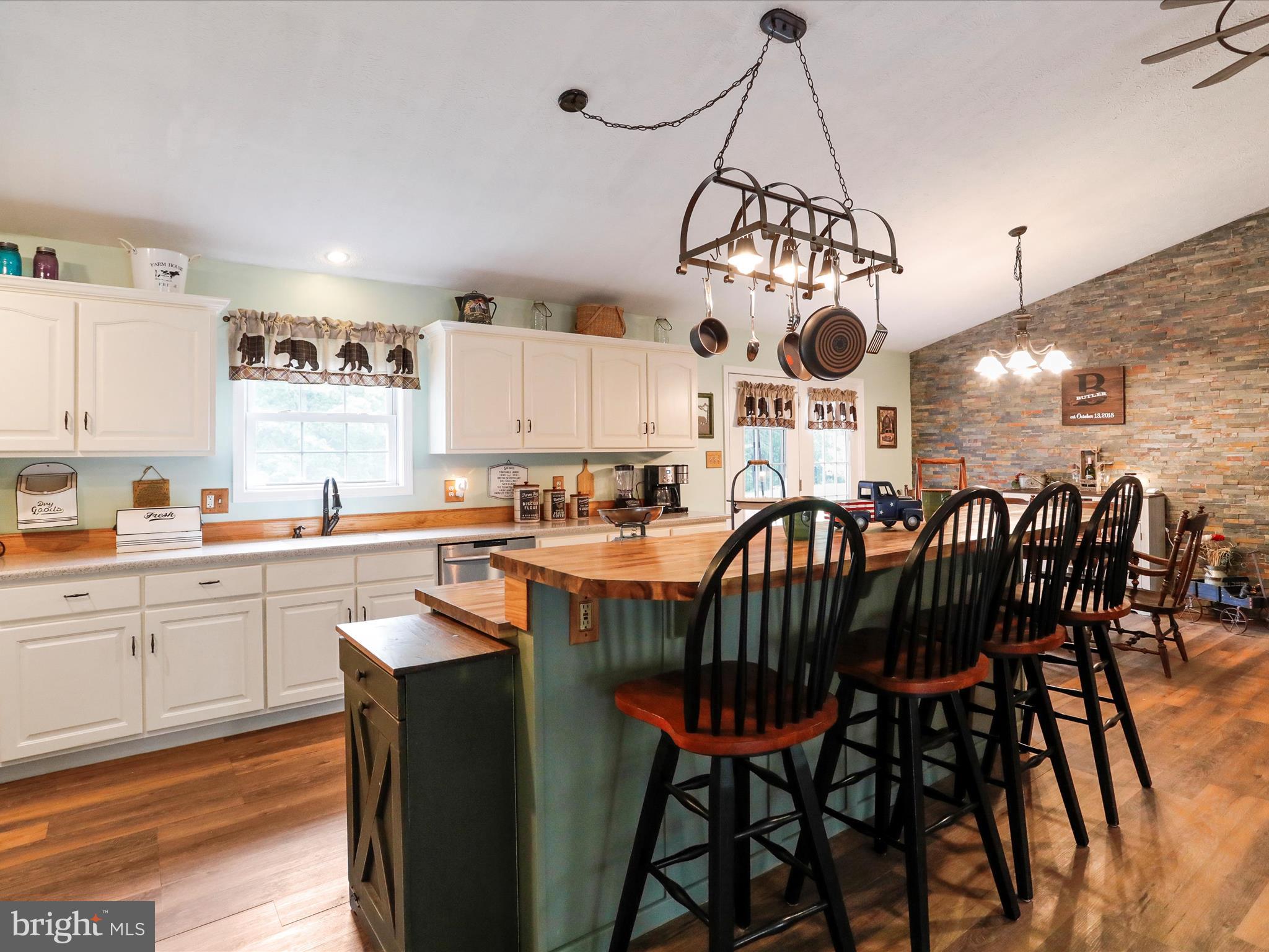 HICKORY CORNER - Residential