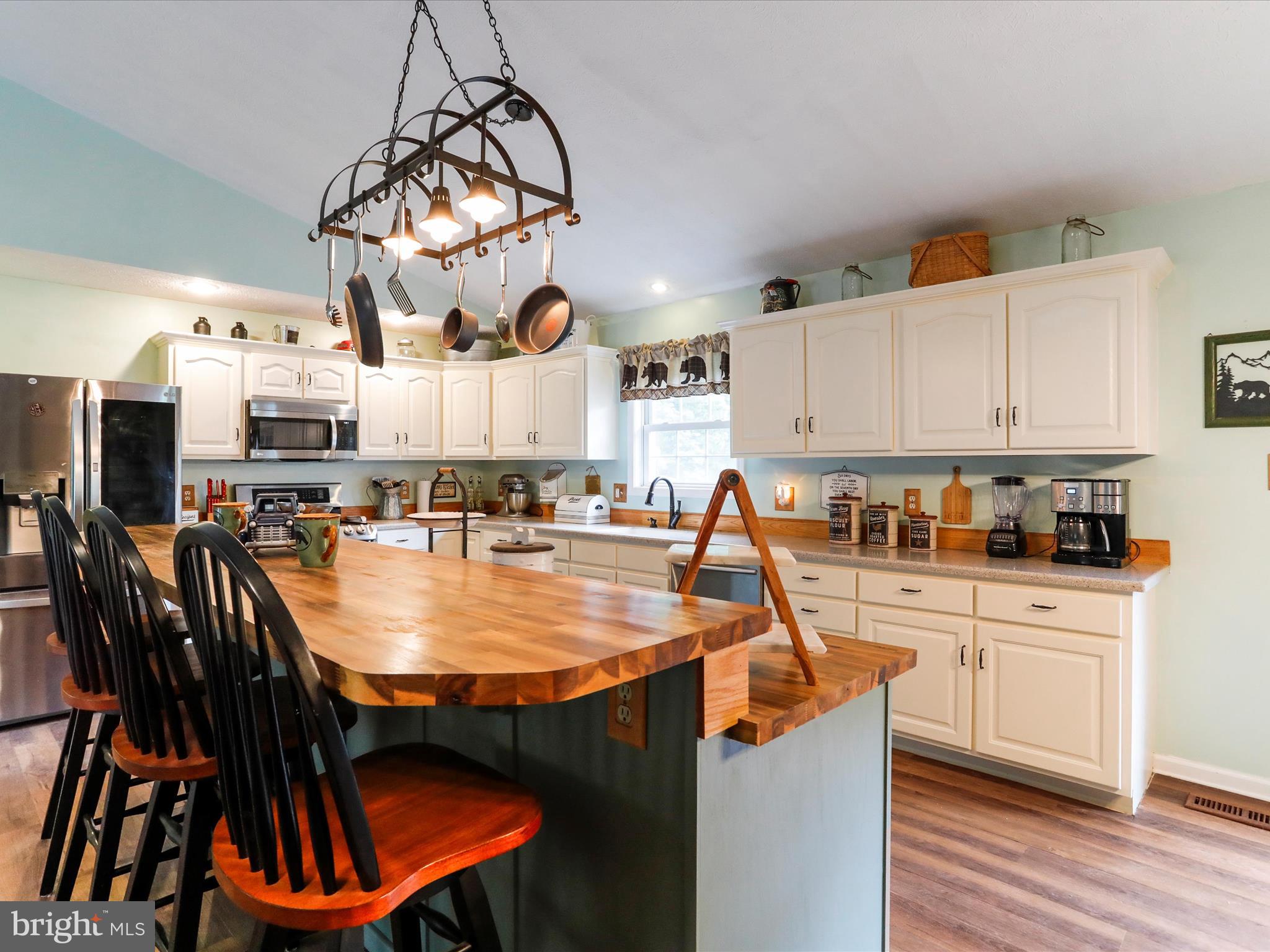 HICKORY CORNER - Residential