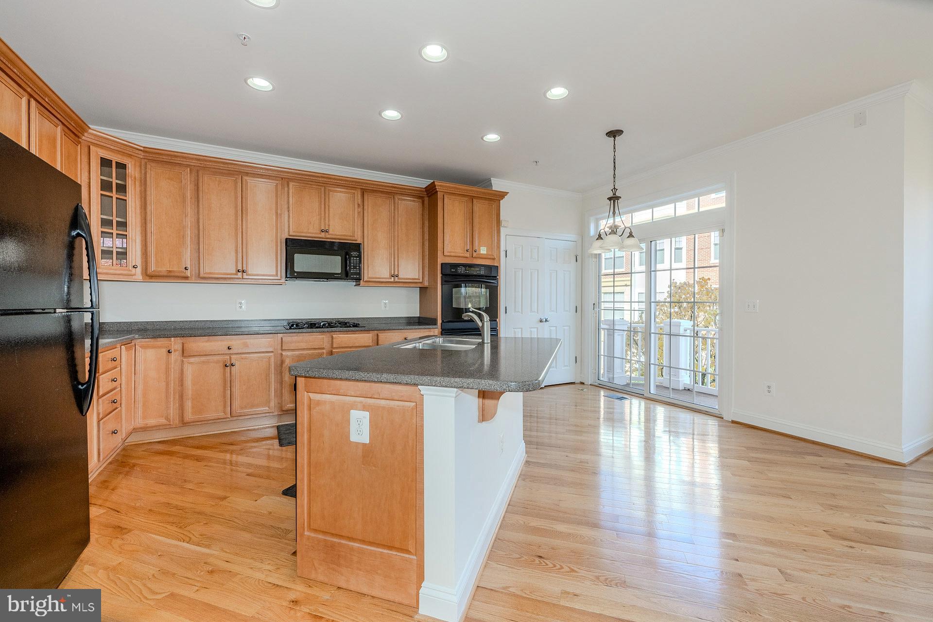 FORTNIGHTLY SQUARE - Residential