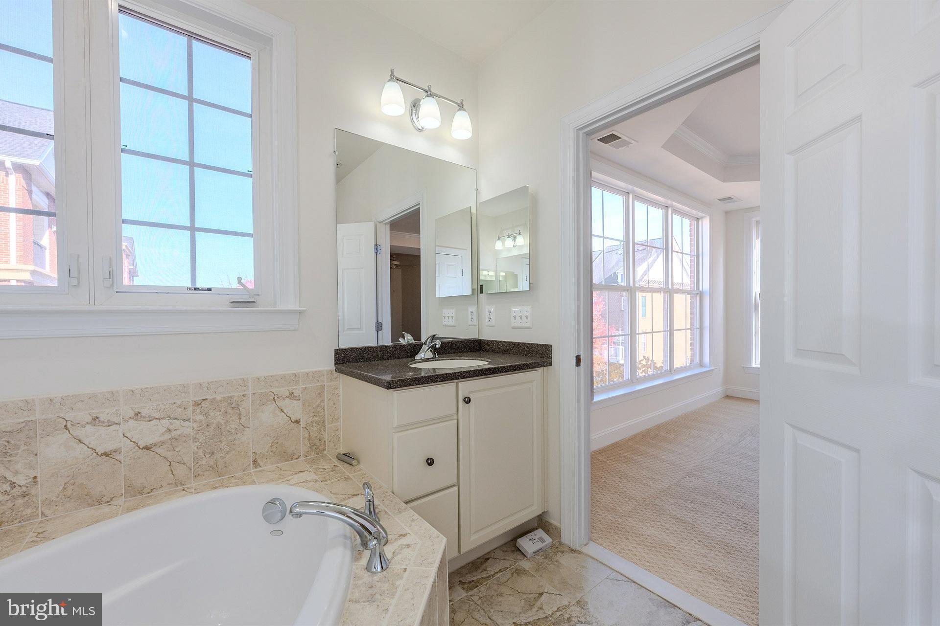 FORTNIGHTLY SQUARE - Residential