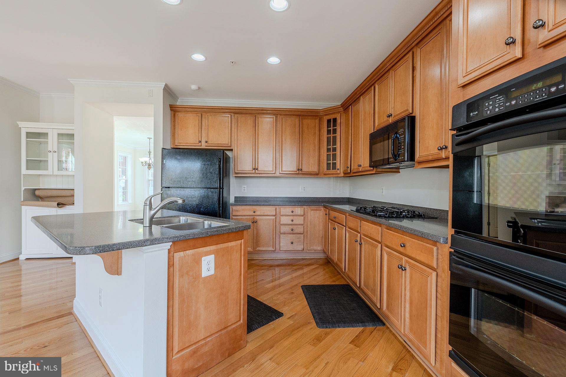 FORTNIGHTLY SQUARE - Residential