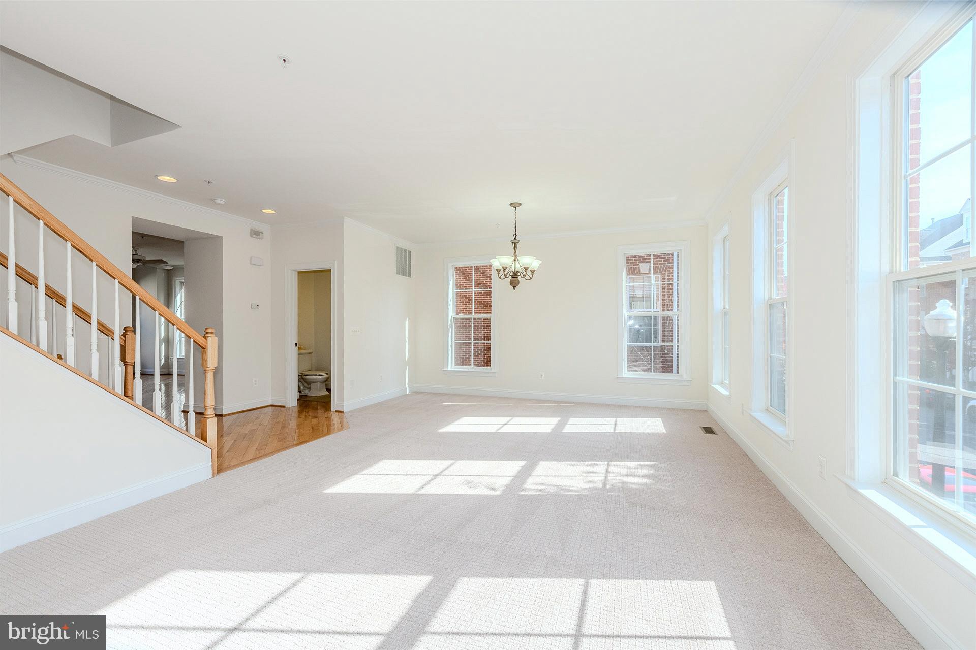 FORTNIGHTLY SQUARE - Residential