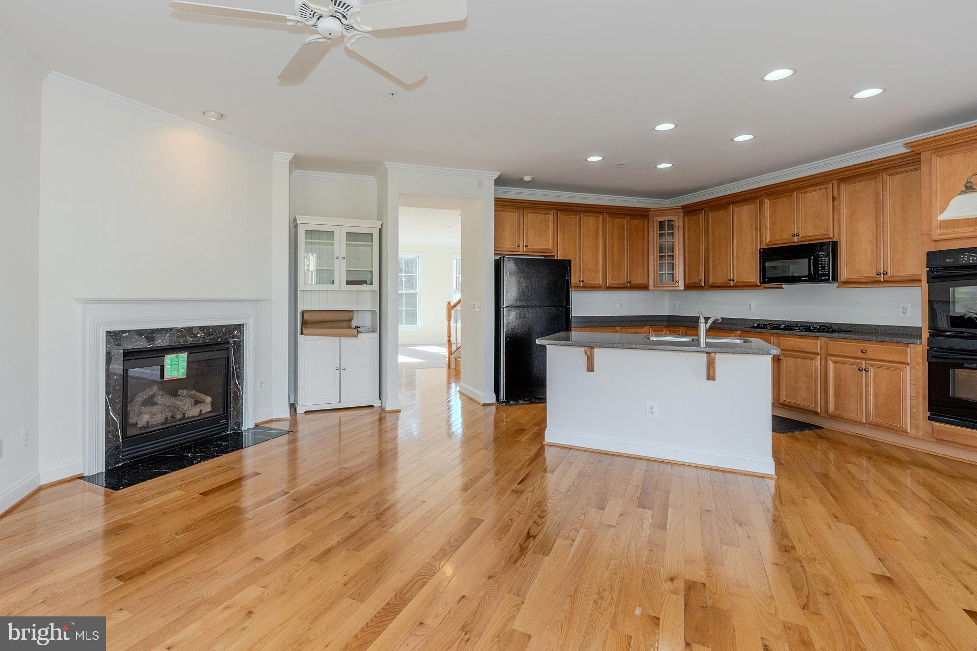 FORTNIGHTLY SQUARE - Residential