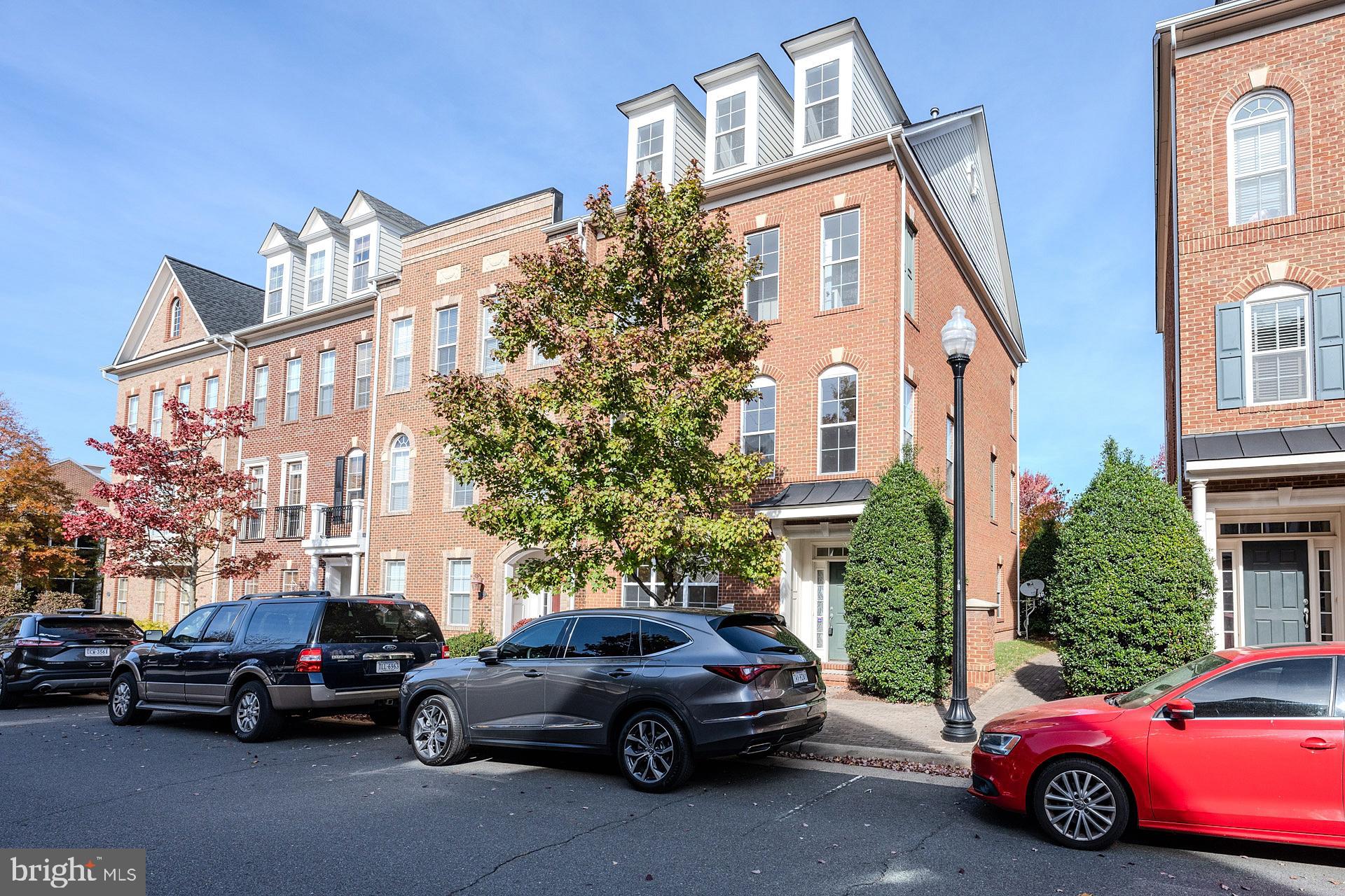 FORTNIGHTLY SQUARE - Residential