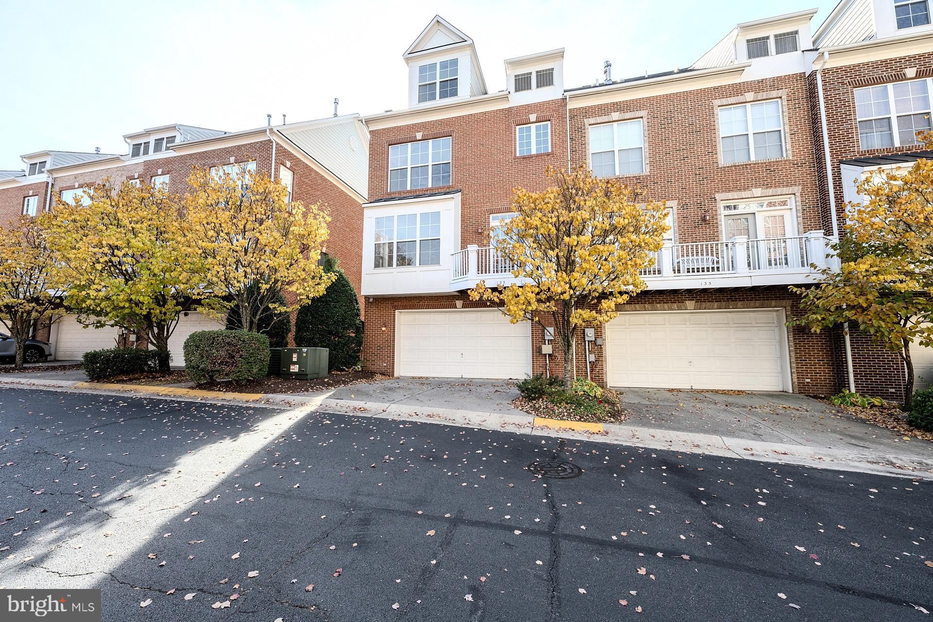 FORTNIGHTLY SQUARE - Residential