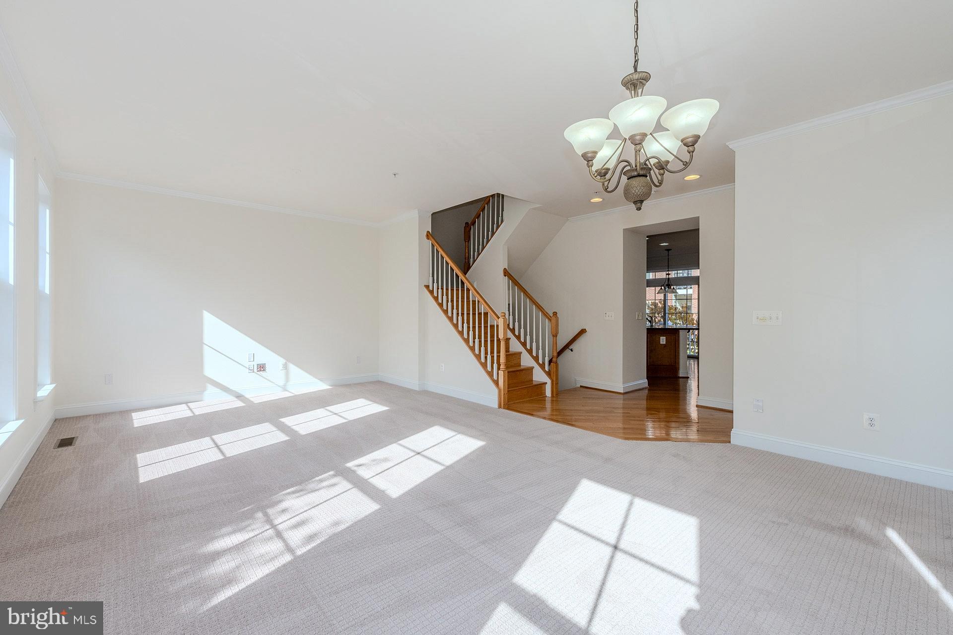 FORTNIGHTLY SQUARE - Residential