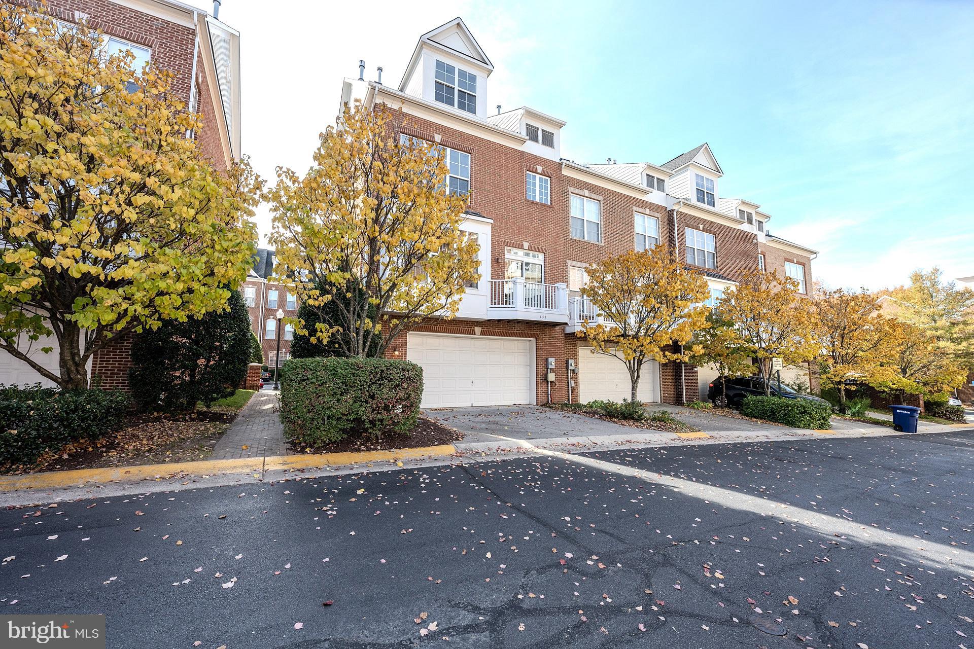 FORTNIGHTLY SQUARE - Residential