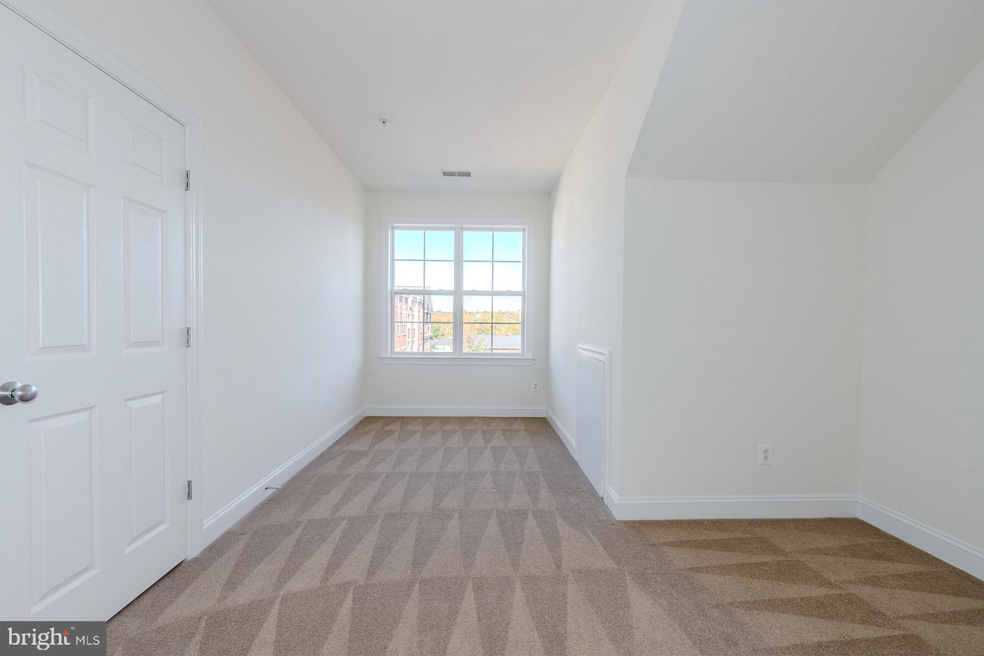 FORTNIGHTLY SQUARE - Residential