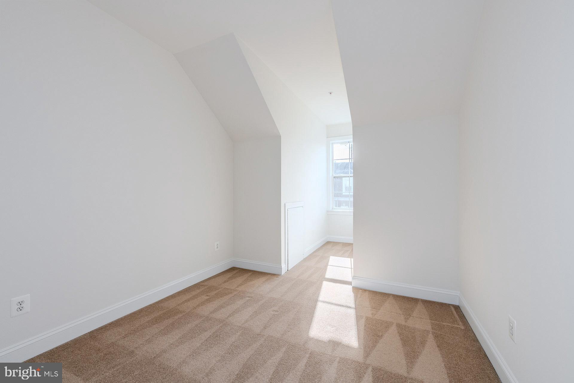 FORTNIGHTLY SQUARE - Residential