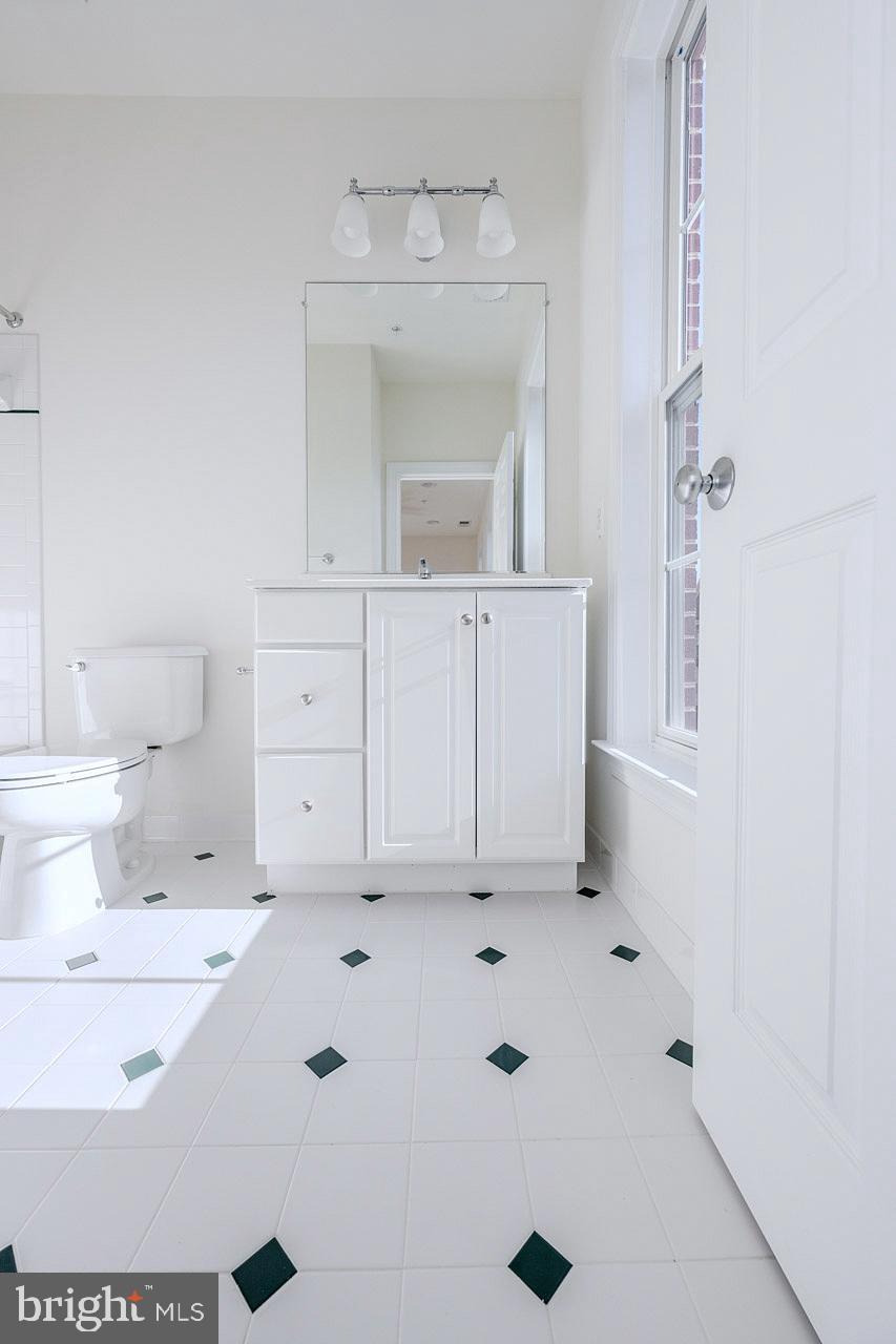 FORTNIGHTLY SQUARE - Residential