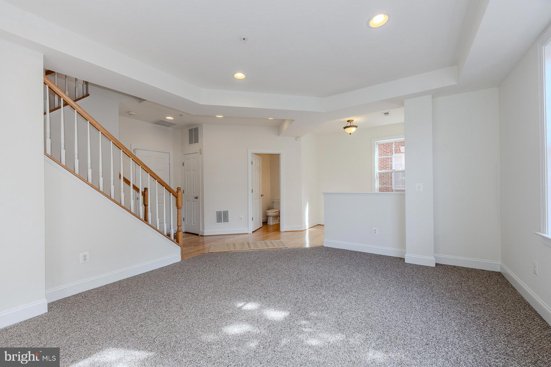 FORTNIGHTLY SQUARE - Residential