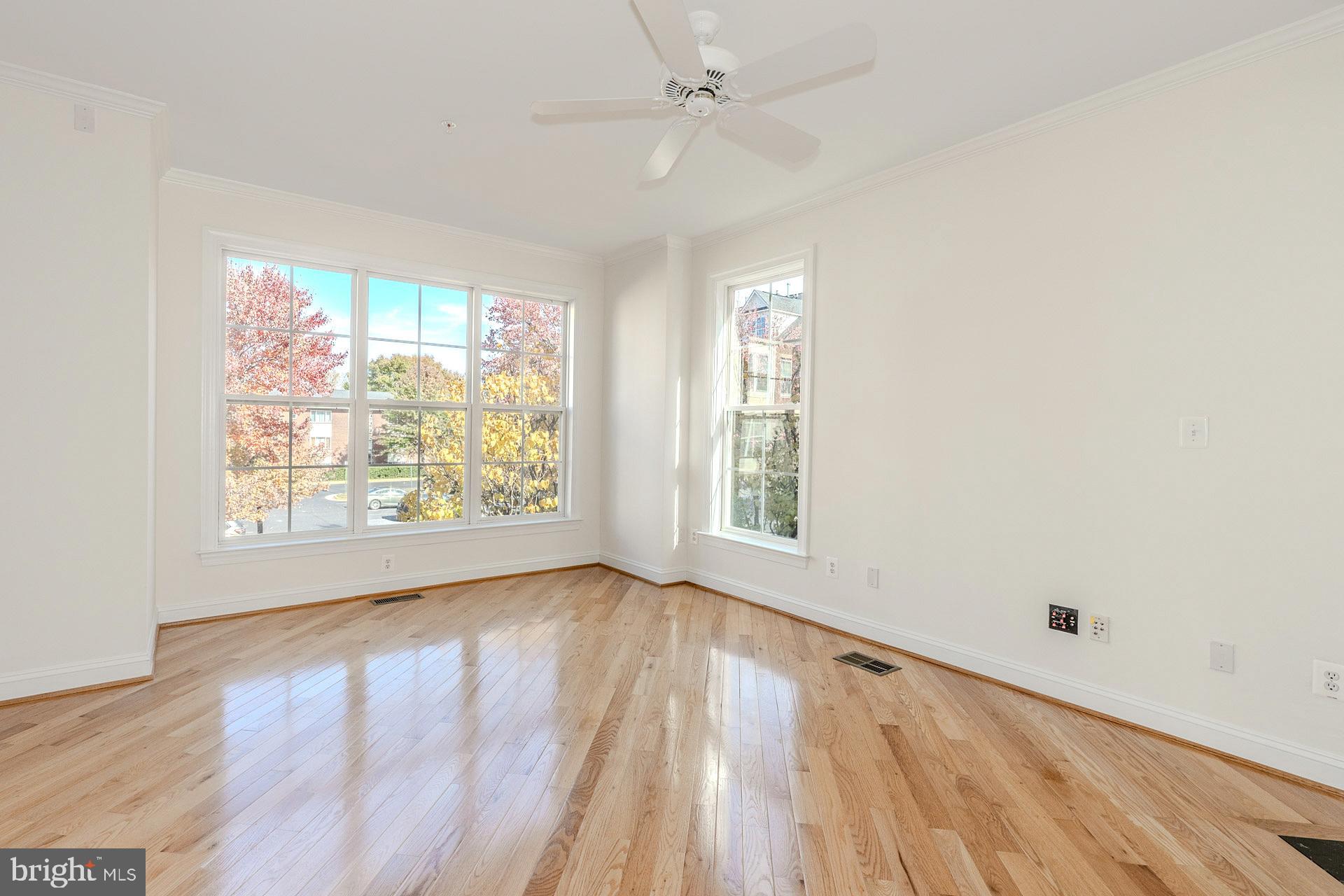 FORTNIGHTLY SQUARE - Residential