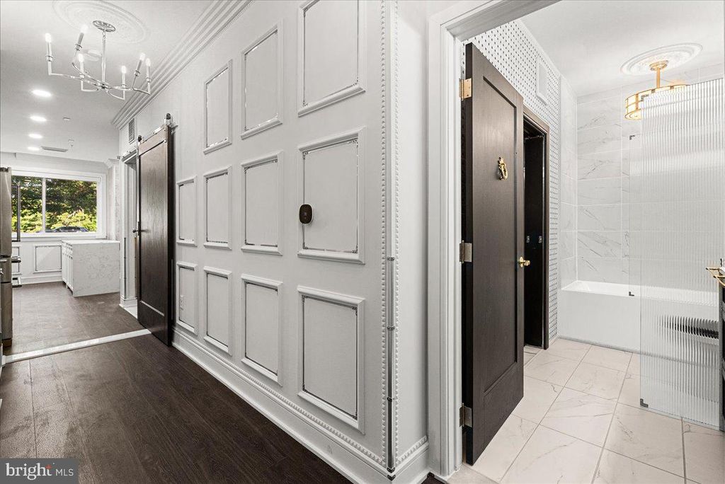 Photo of 625 Slaters Lane #G4, ALEXANDRIA, VA 22314 (MLS # VAAX2049648)