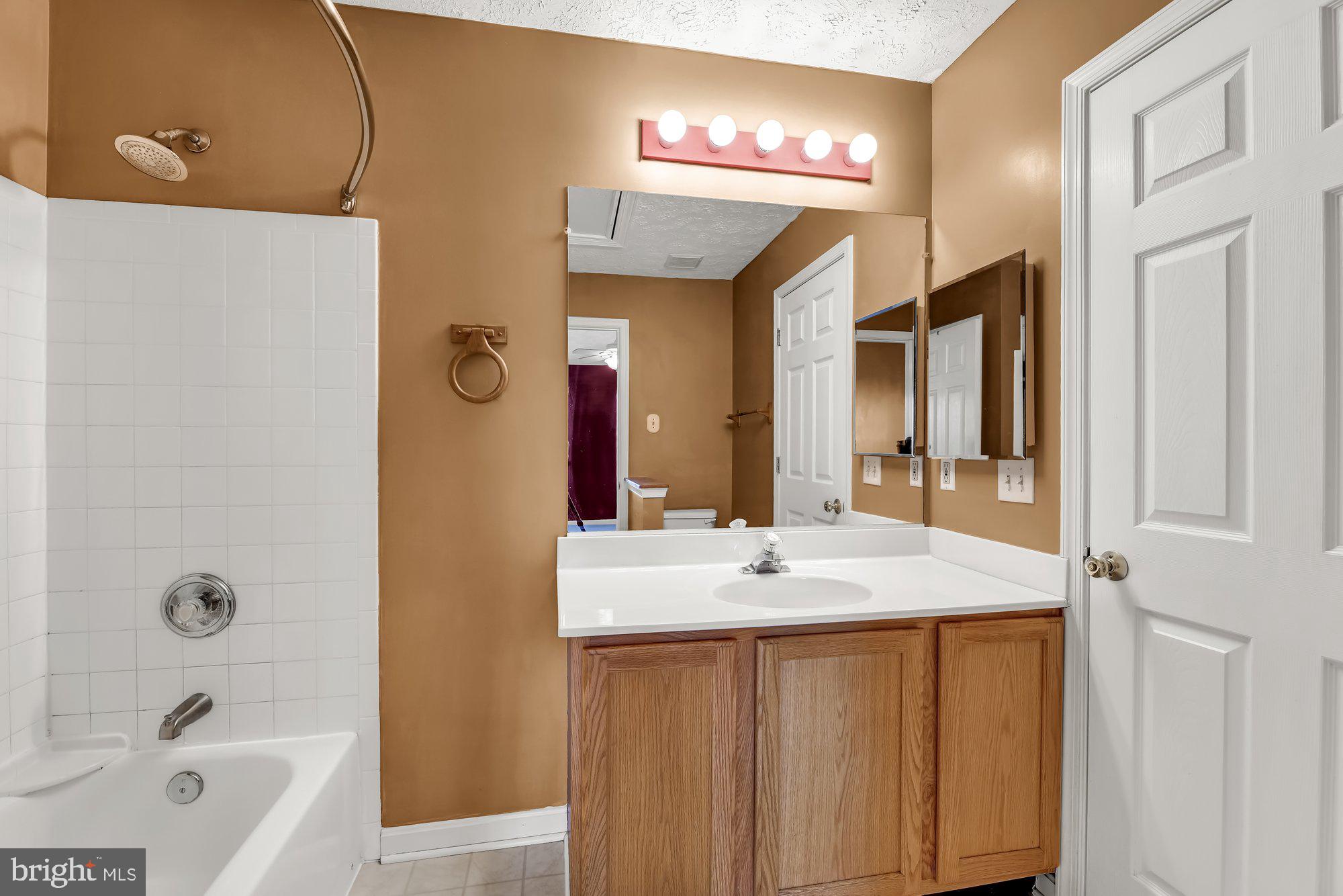 HARFORD TOWN - Residential