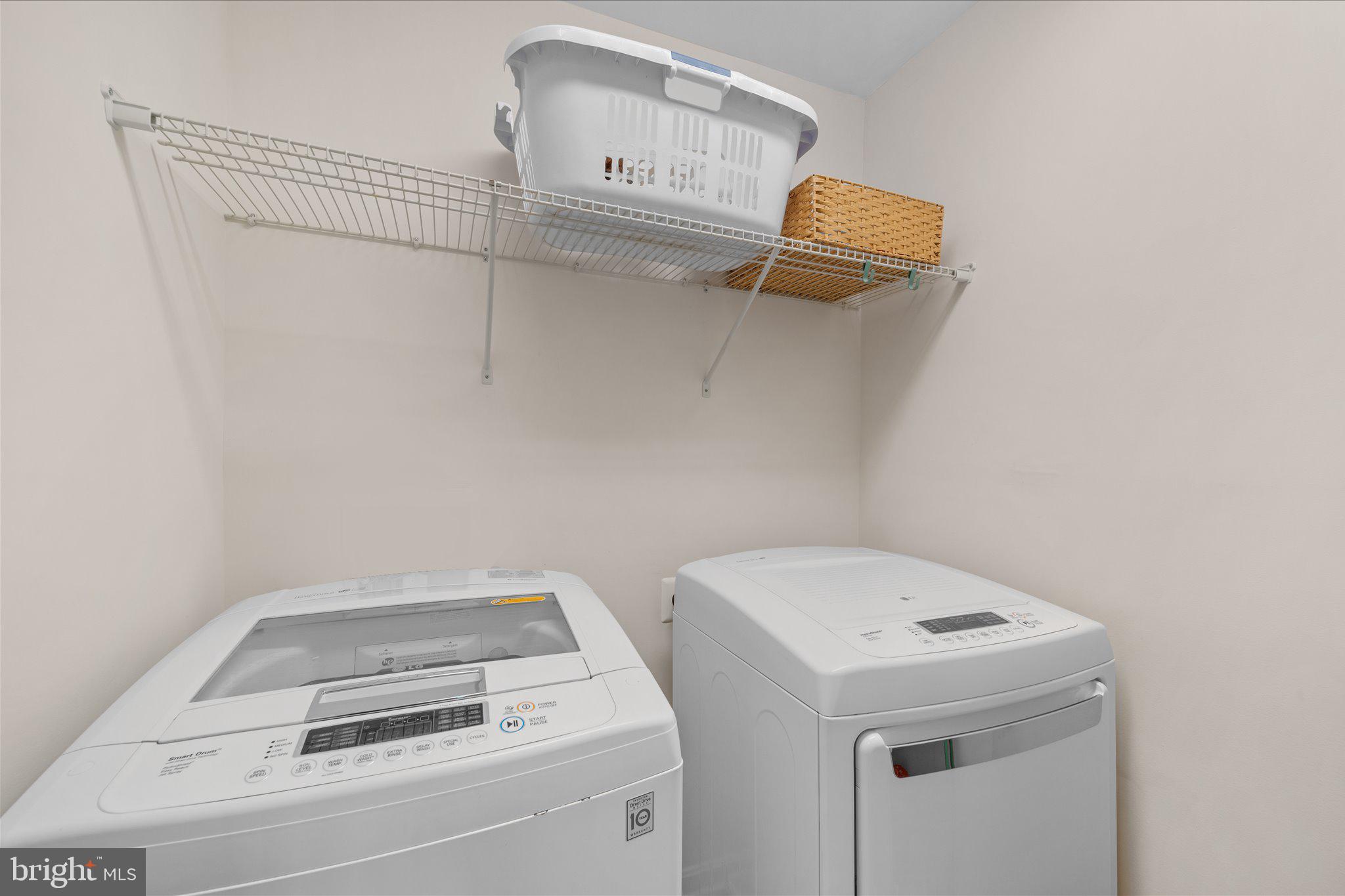 EAGLES POINTE - Residential