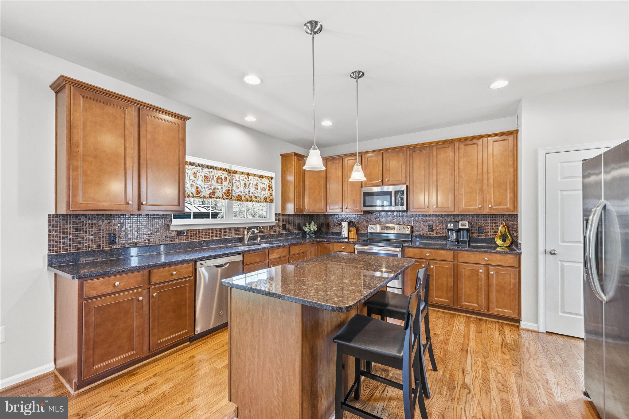 EAGLES POINTE - Residential