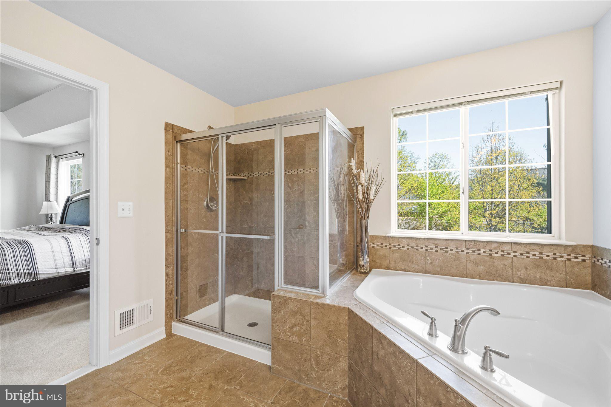 EAGLES POINTE - Residential