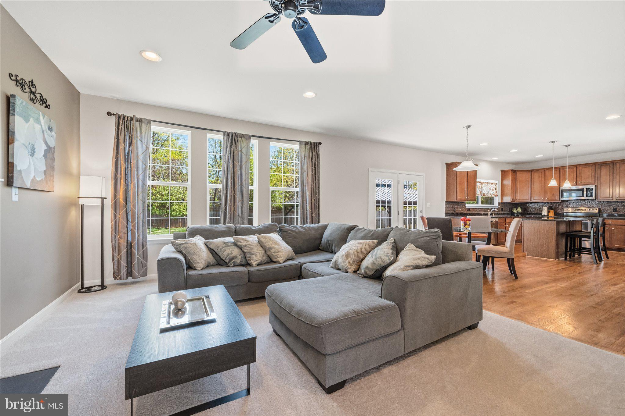 EAGLES POINTE - Residential